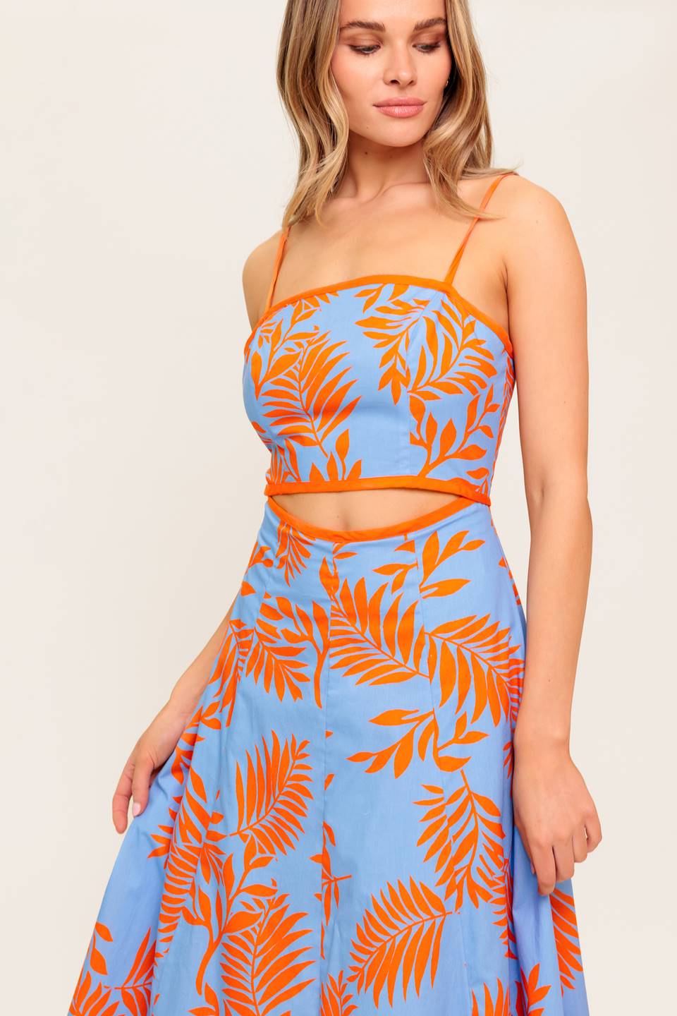 APRICOT SUNSET CUT-OUT MIDI DRESS - Image 3