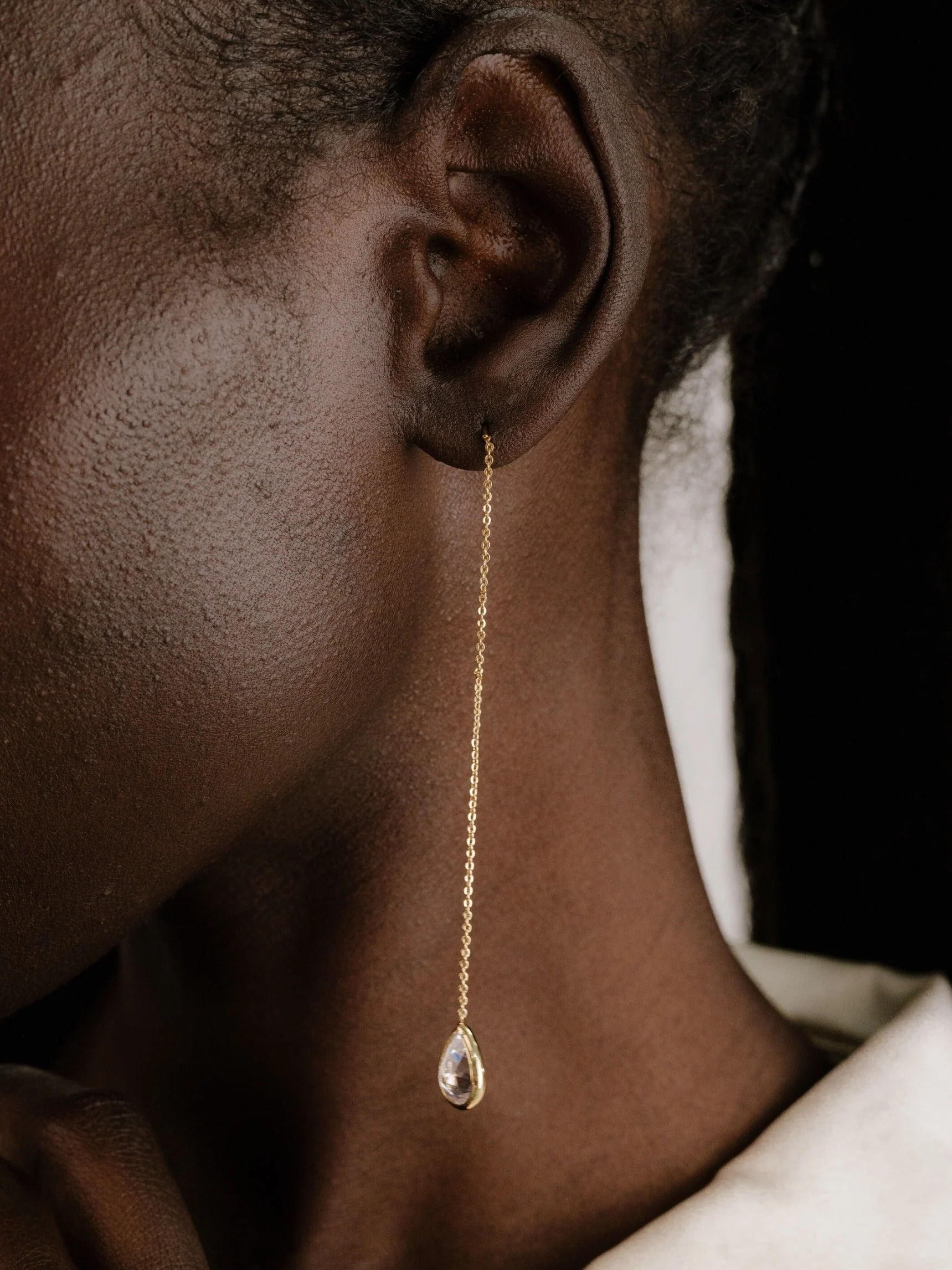 Barely There Chain and Crystal Dangle Earrings - Image 17