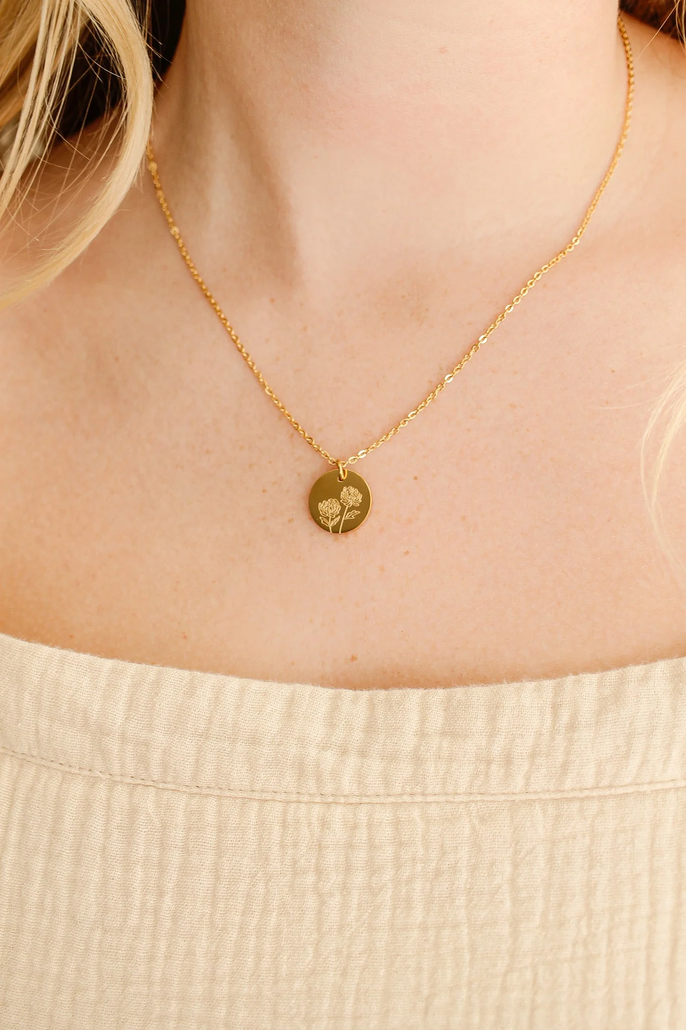 Birth Flower Pendant Necklace - Image 4