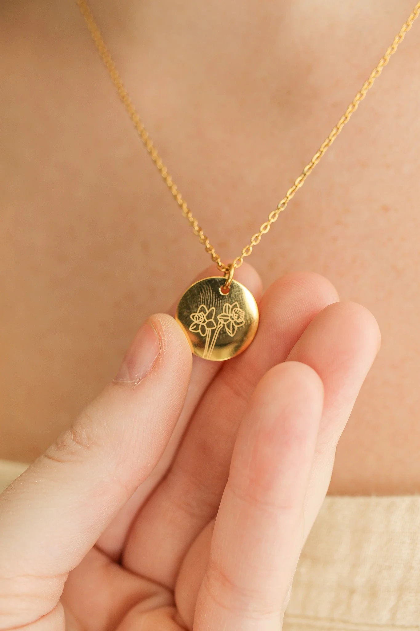 Birth Flower Pendant Necklace - Image 8