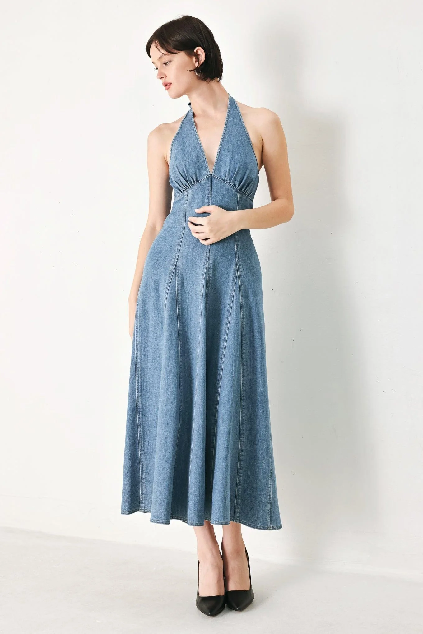 BLUE HALTER DENIM MIDI DRESS - Image 3