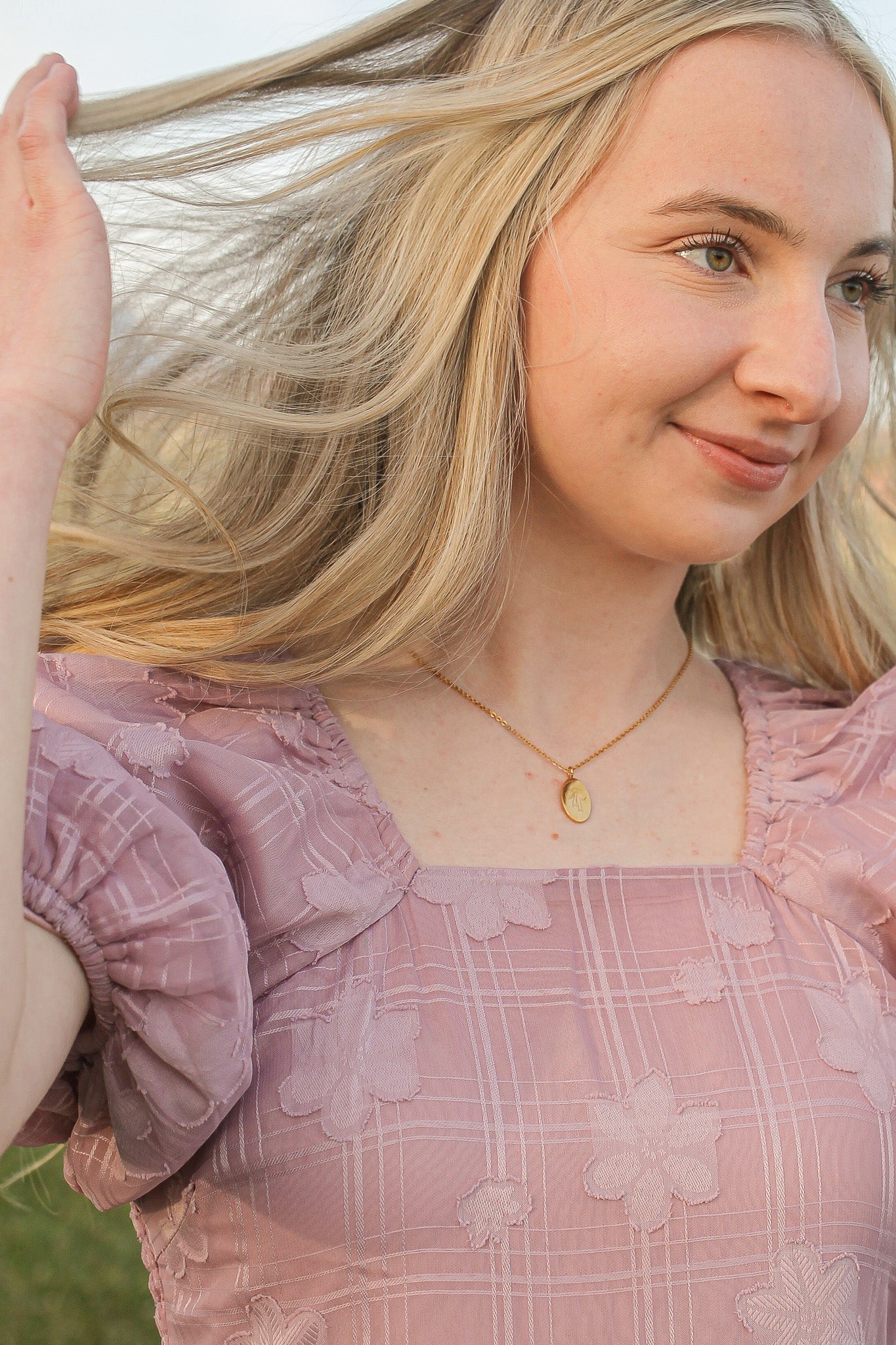 Bow Pendant Necklace in Gold - Image 6