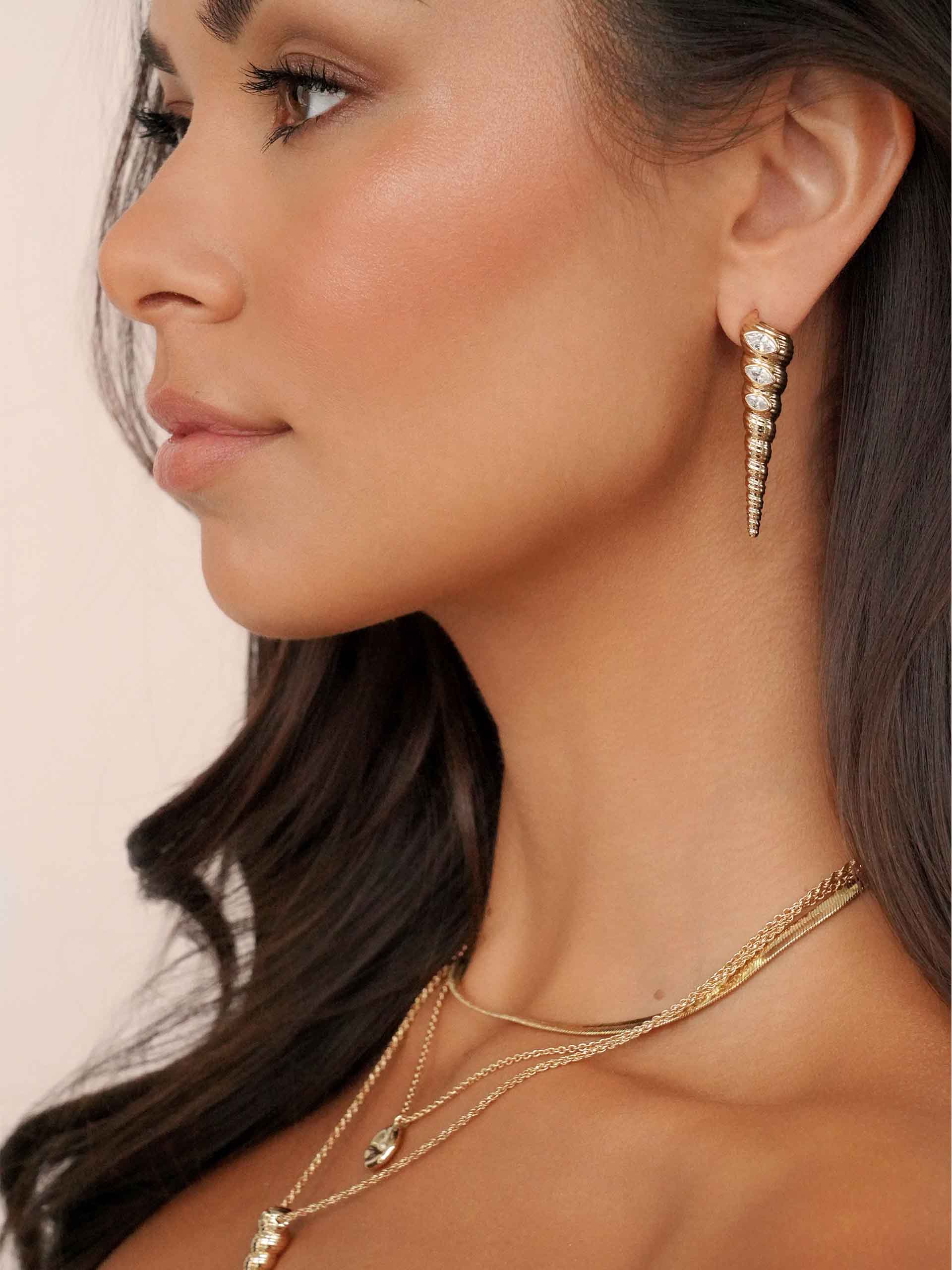 Capri Shell Earrings - Image 5