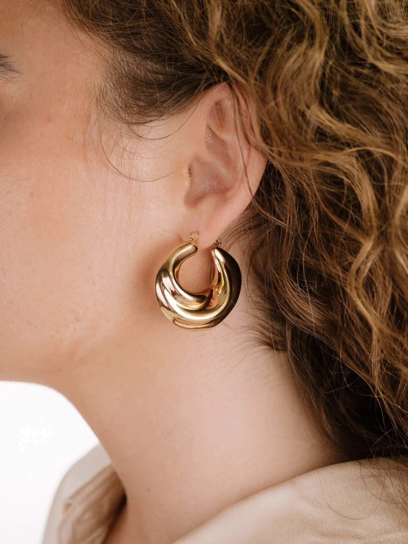 Crescent Swirl Hoop Earrings - Image 4