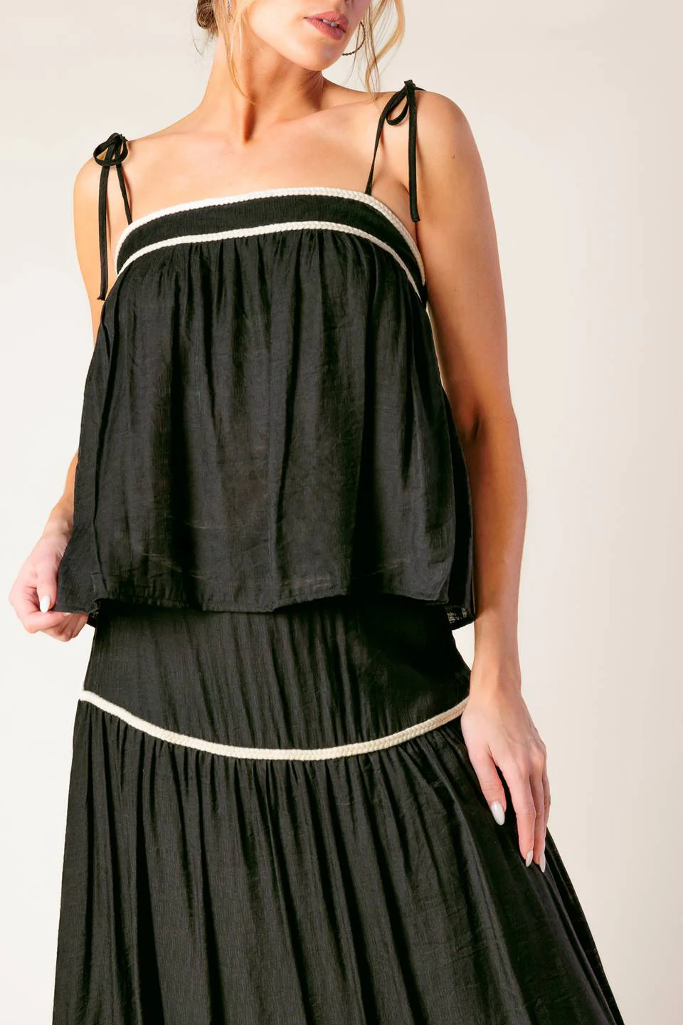 DIVIDE AND CONTOUR TOP & SKIRT SET - BLACK - Image 2