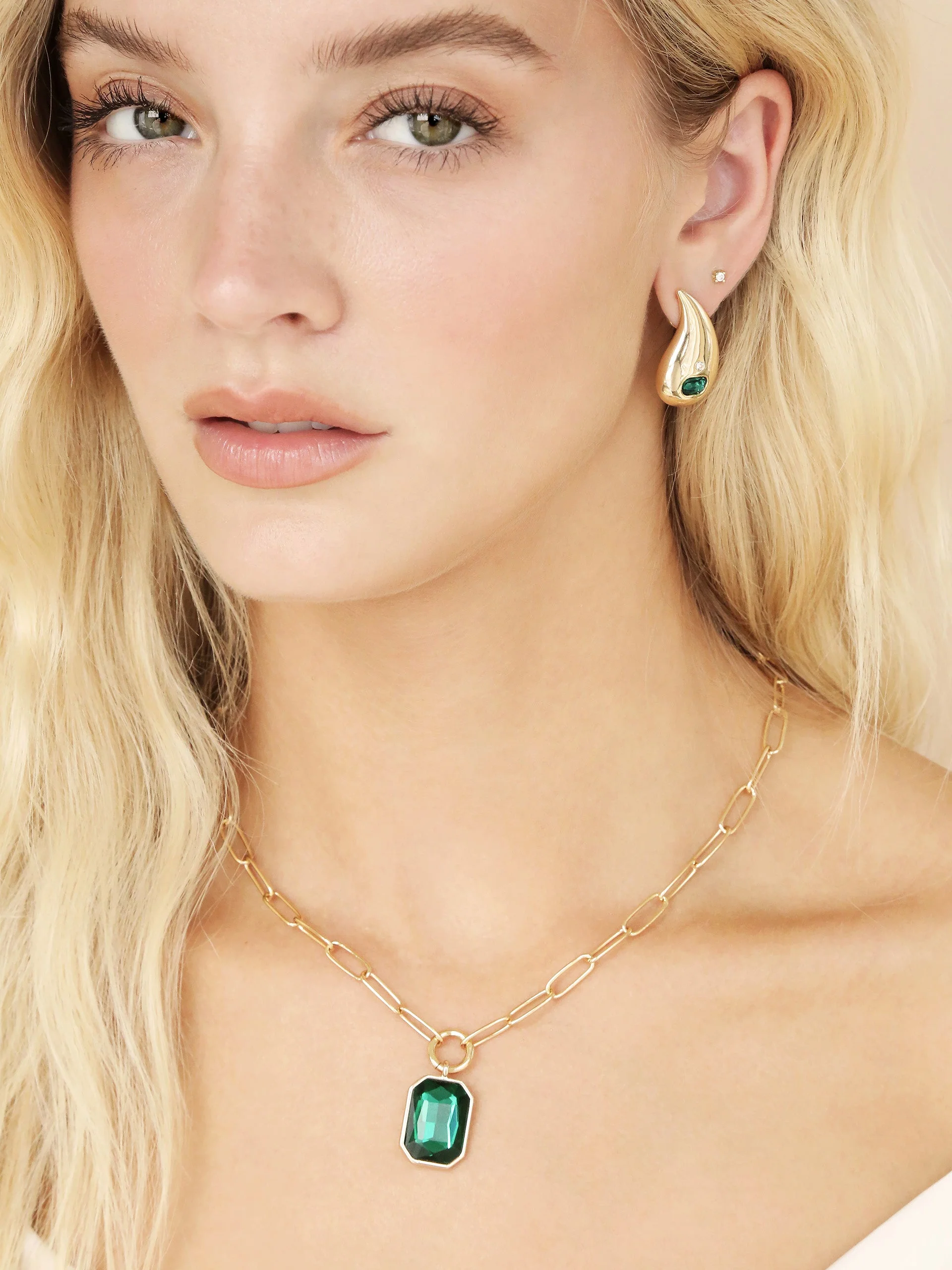 Deco Crystal Pendant Necklace - Image 6