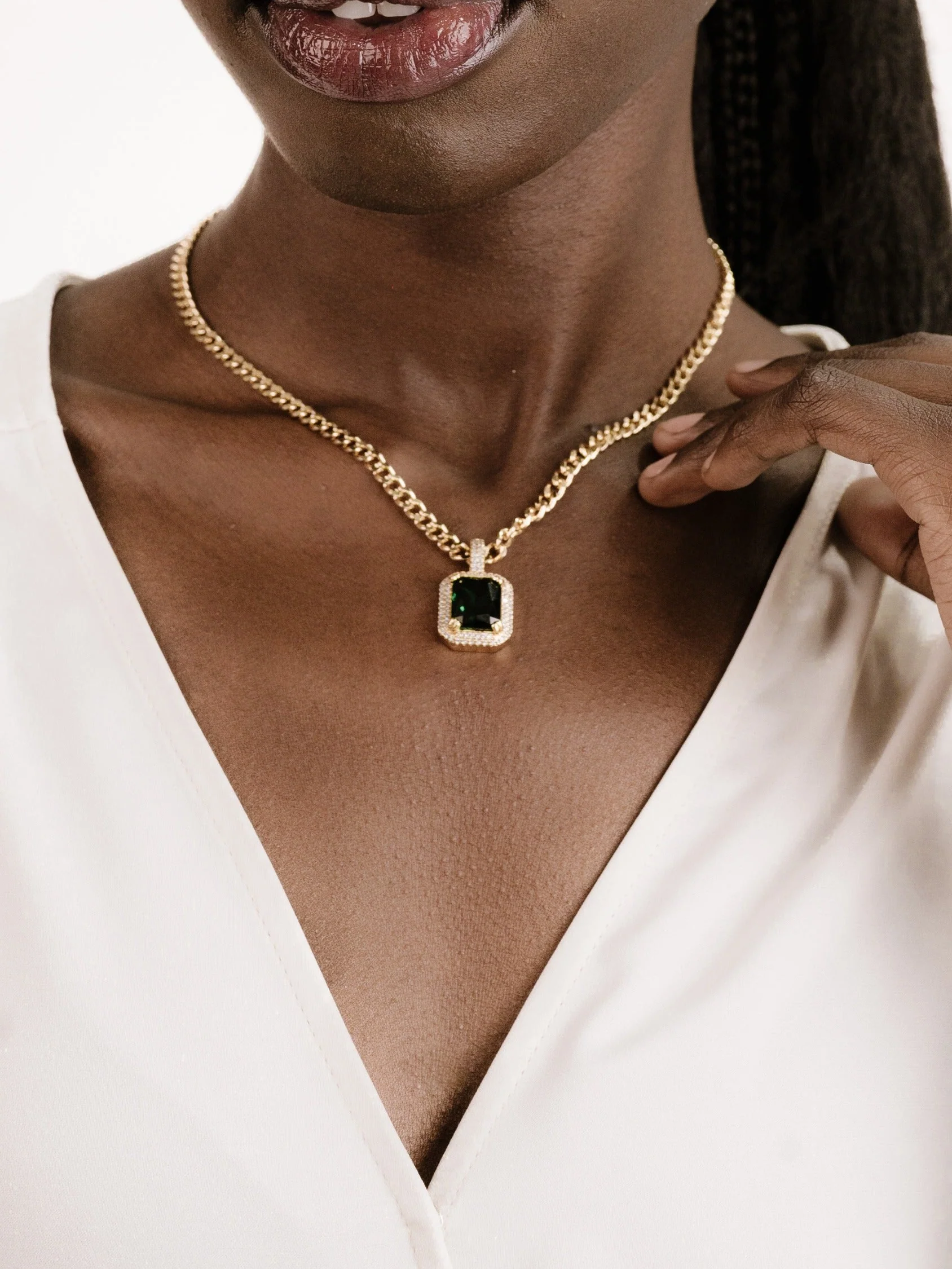 Emerald Stone Pendant Link Necklace - Image 4