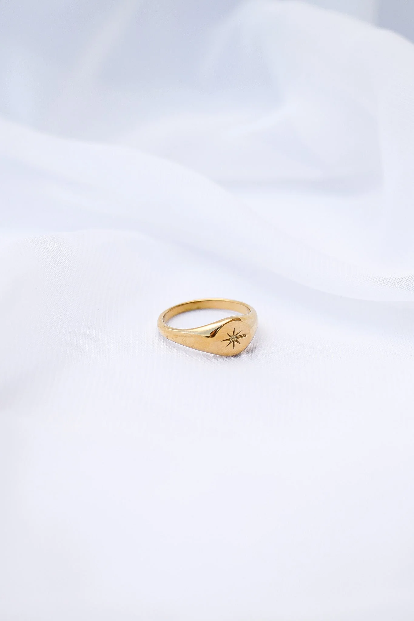 Estelle Ring in Gold - Image 9
