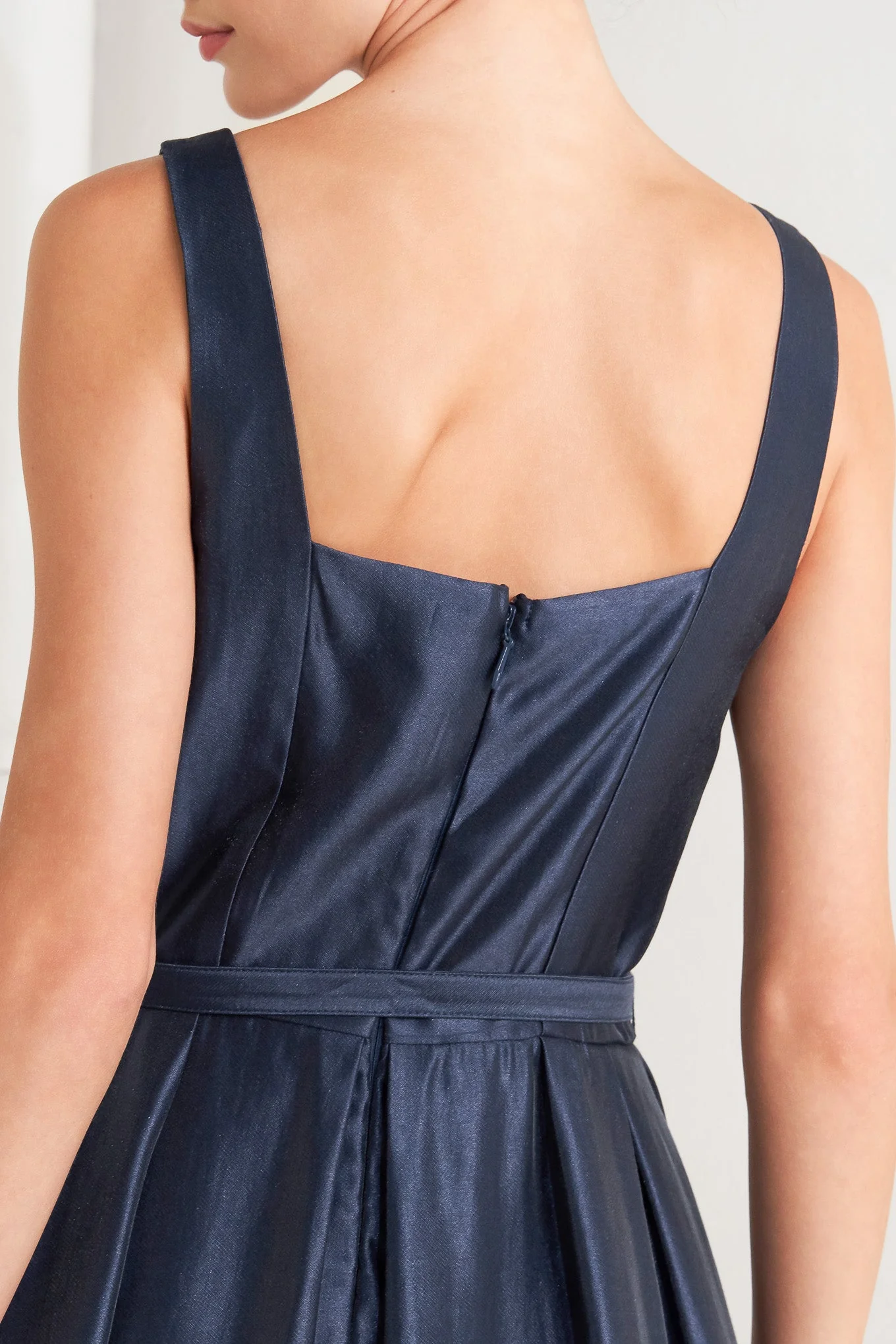 FEMME SILHOUETTE NAVY MIDI DRESS - FINAL SALE - Image 5