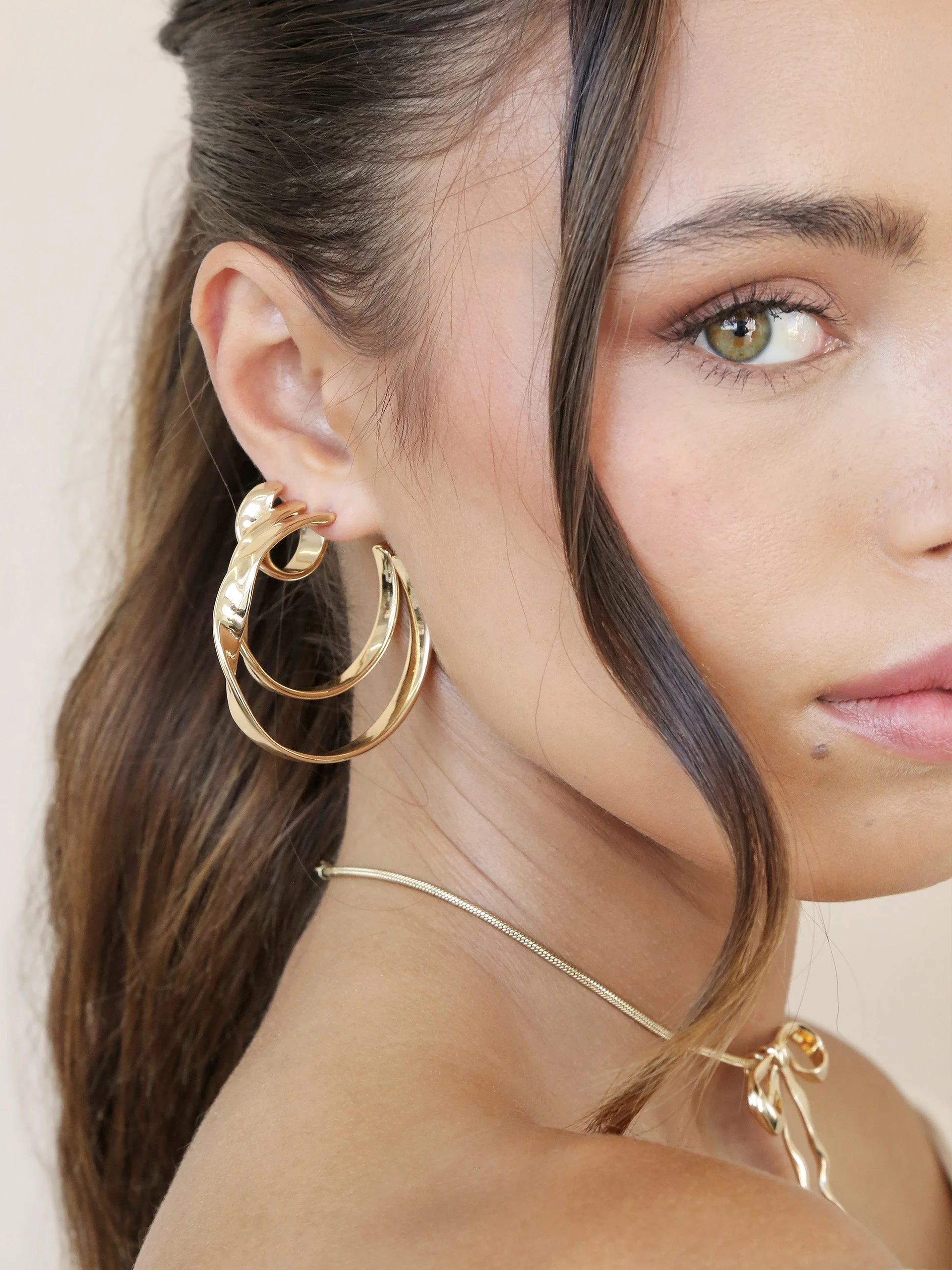 Heirloom Twist Medium Hoops - Image 4