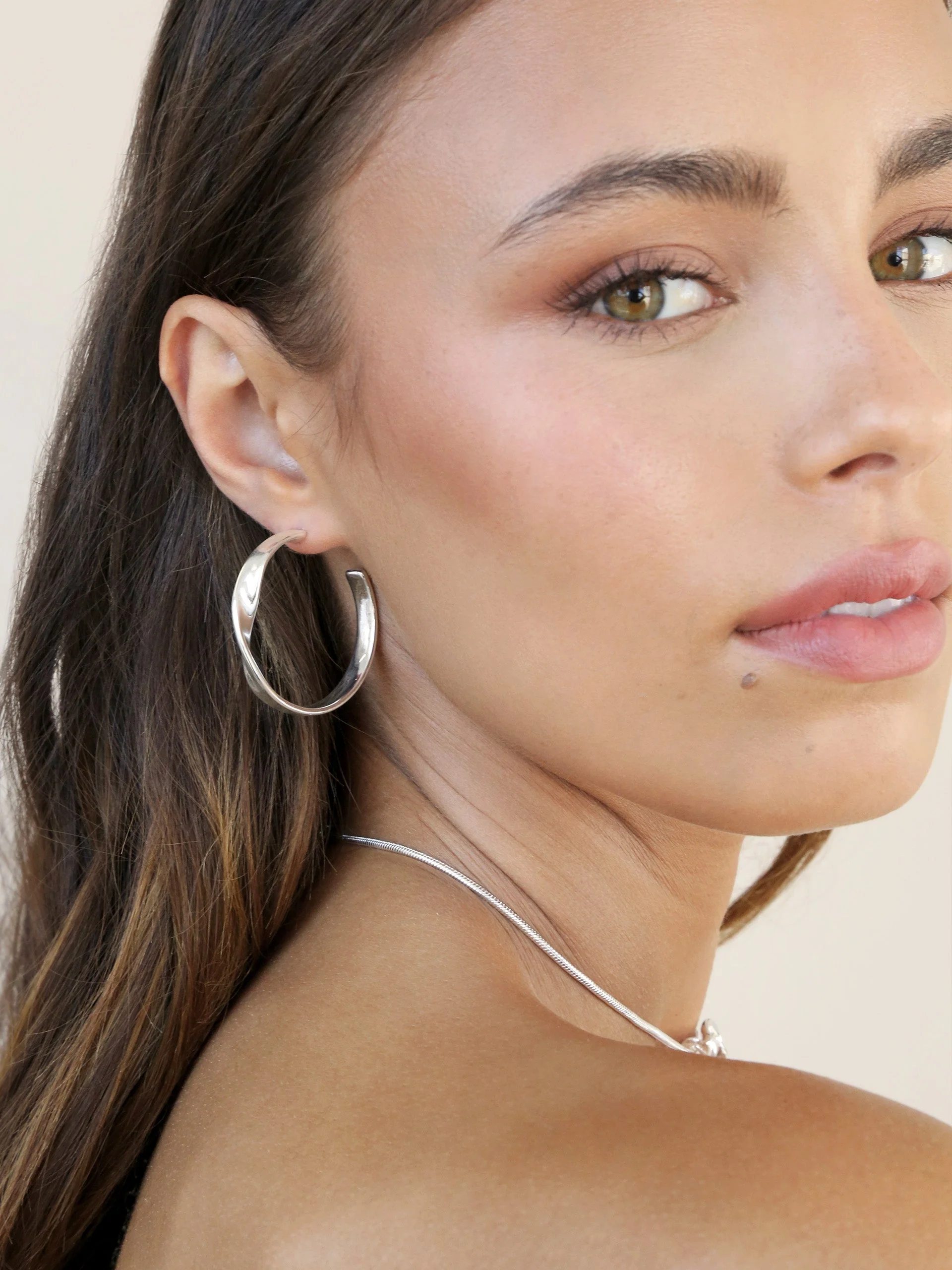 Heirloom Twist Medium Hoops - Image 6