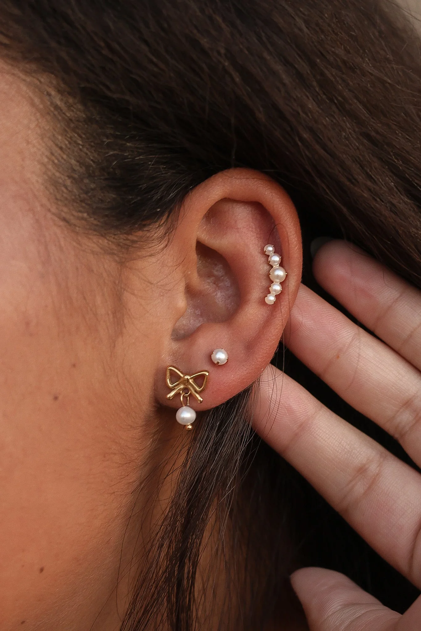 Jane Bow & Pearl Drop Earring - Image 4