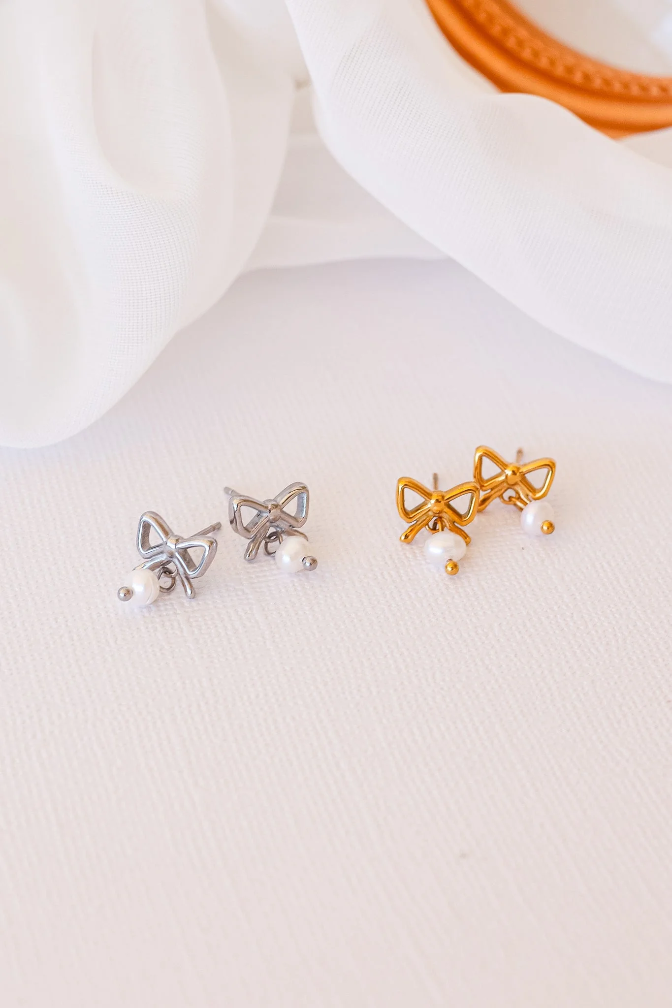 Jane Bow & Pearl Drop Earring - Image 6