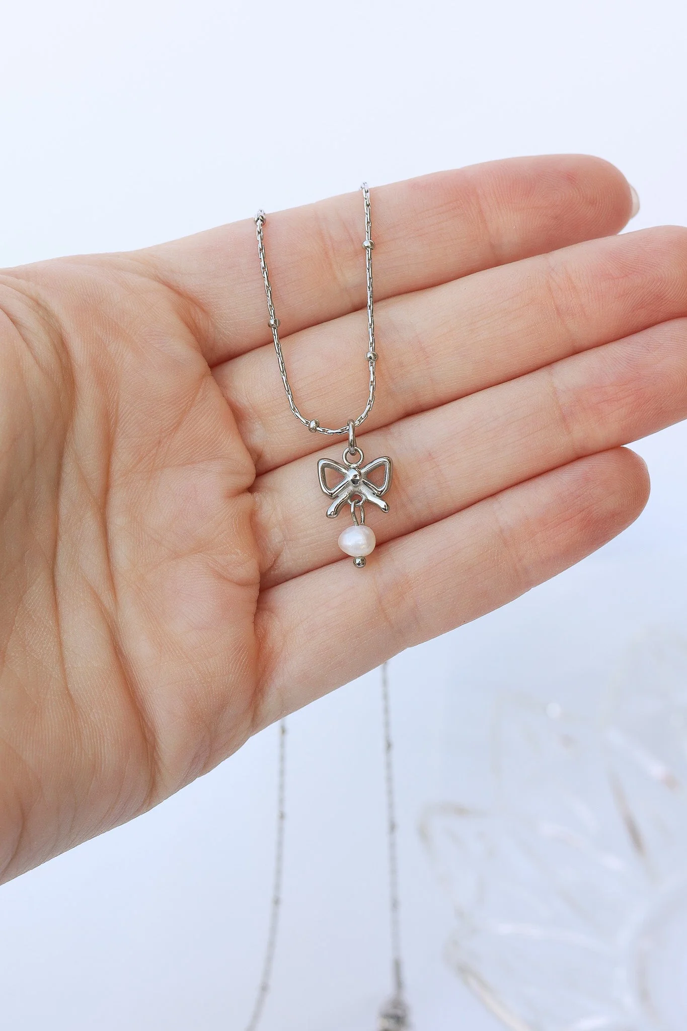 Jane Bow & Pearl Necklace - Image 11