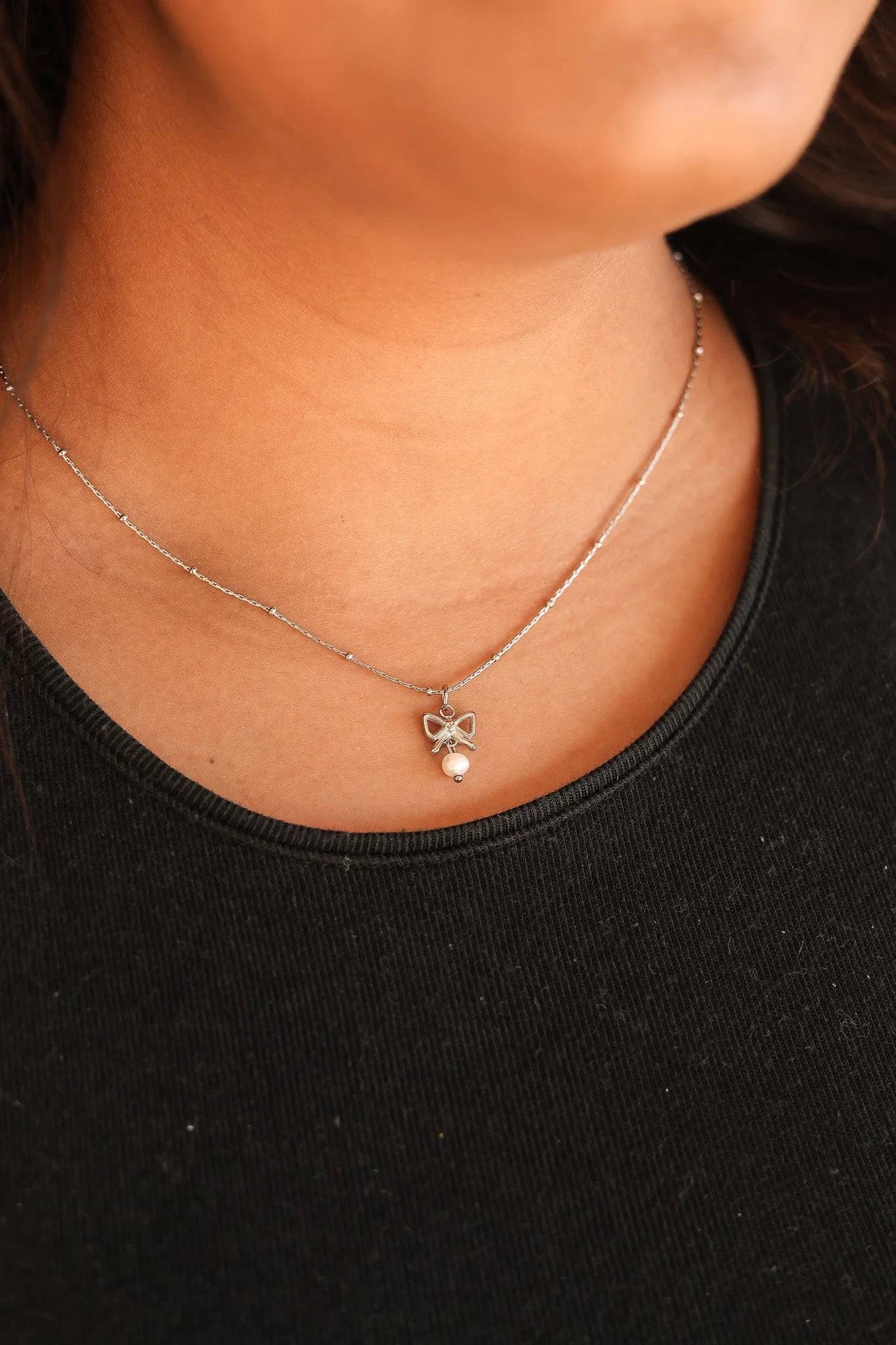Jane Bow & Pearl Necklace - Image 8