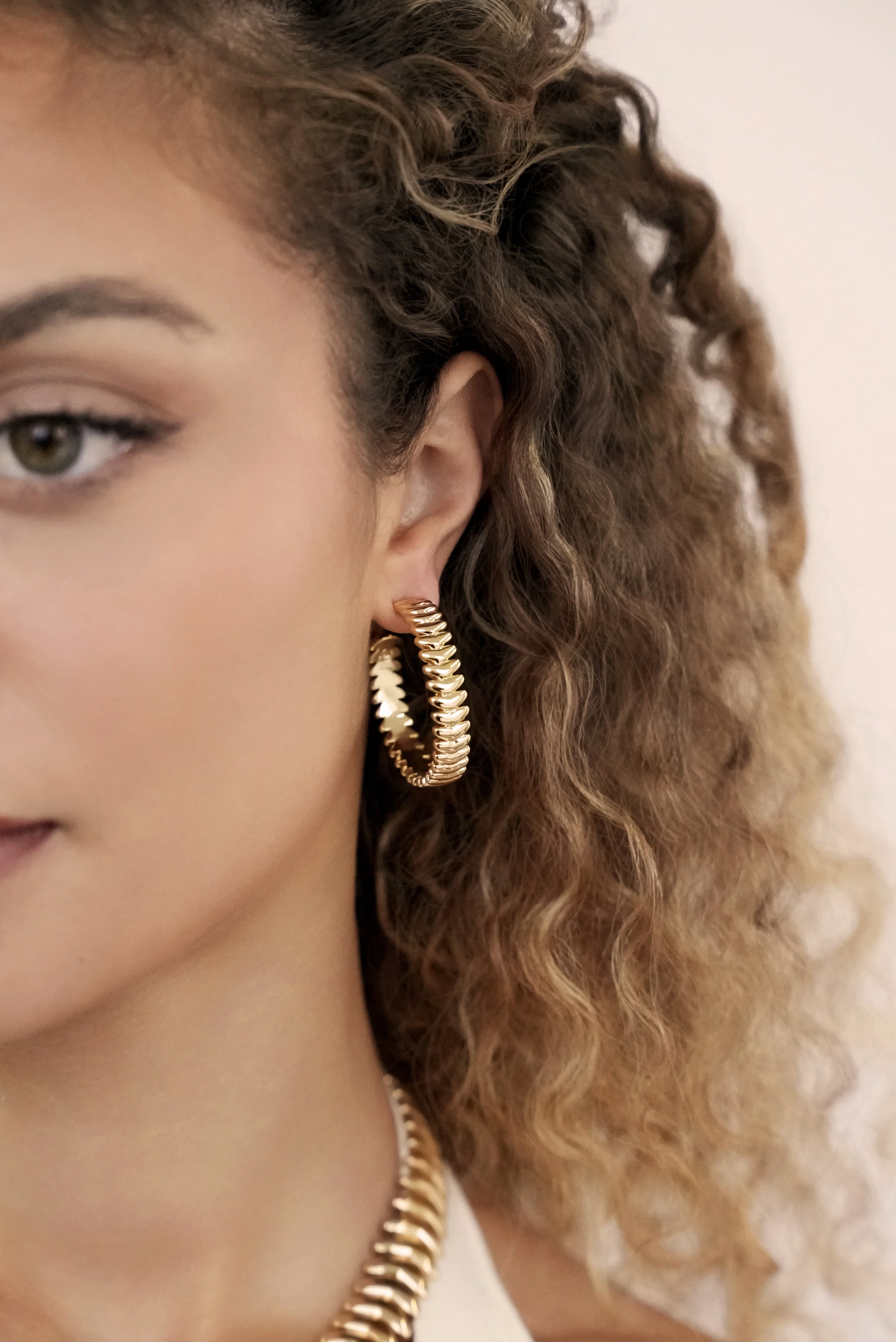Large Metal Moderna Hoops - Image 3