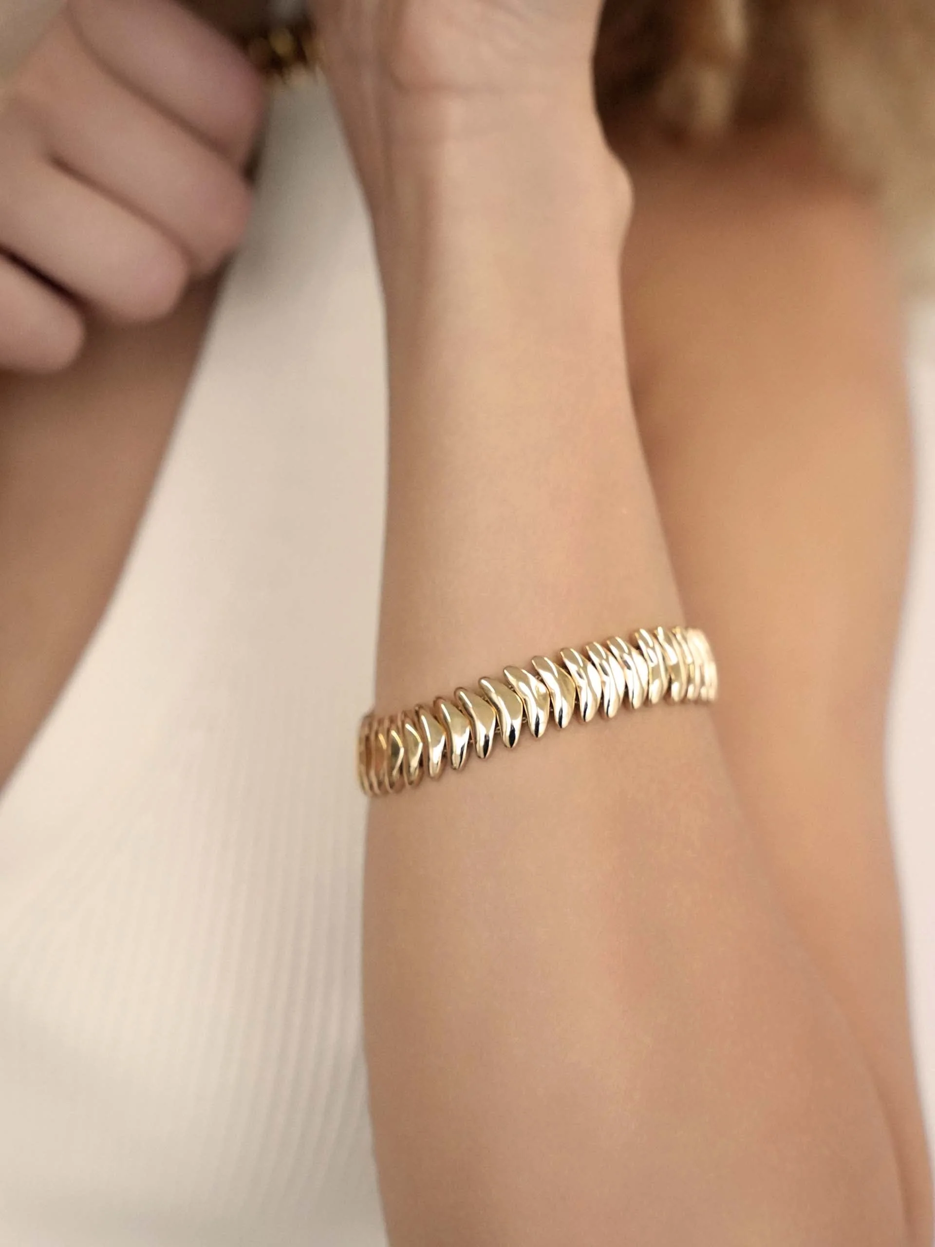 Metal Moderna Bracelet - Image 6