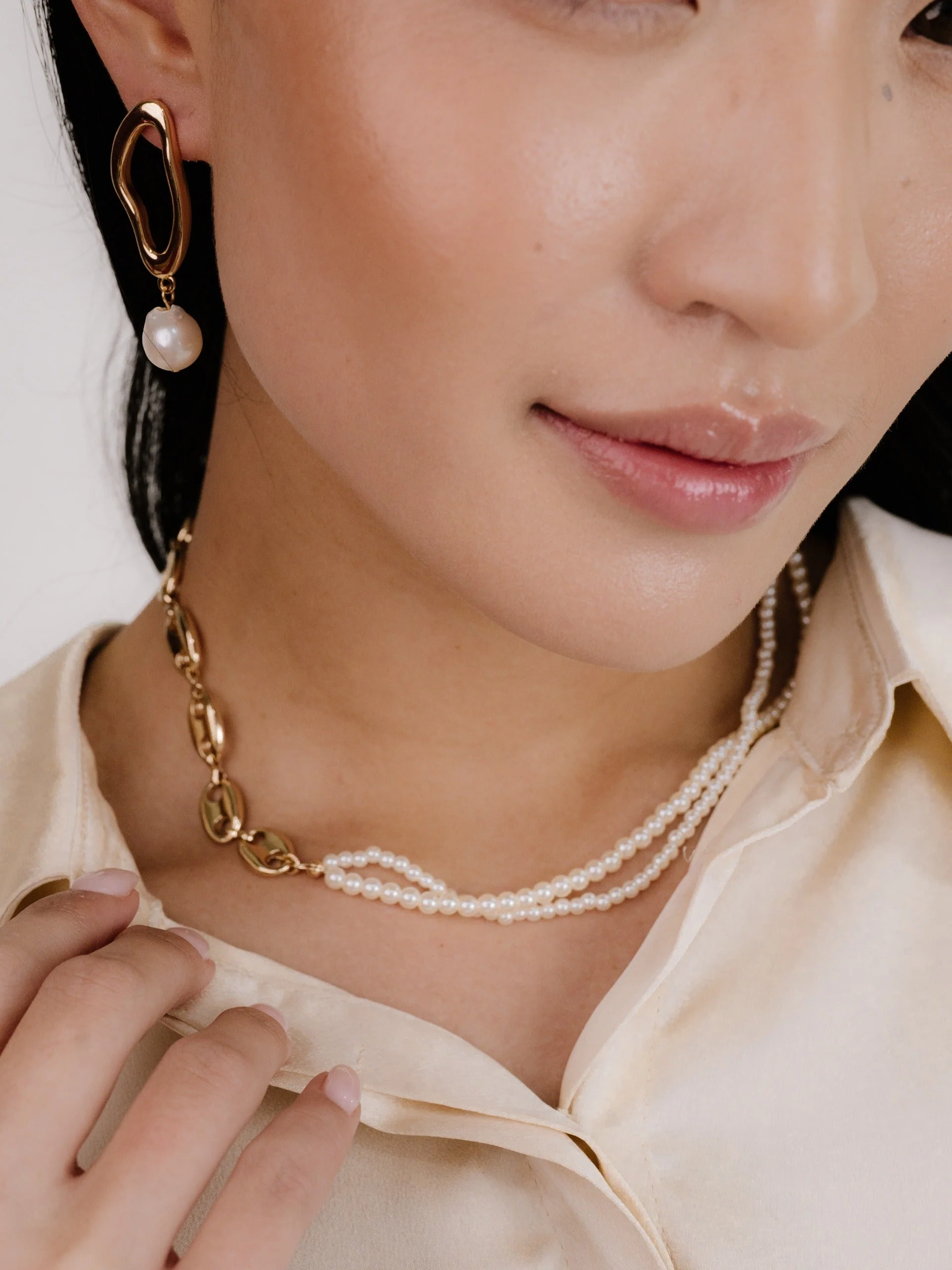 Open Circle Freshwater Pearl Earrings - Image 8