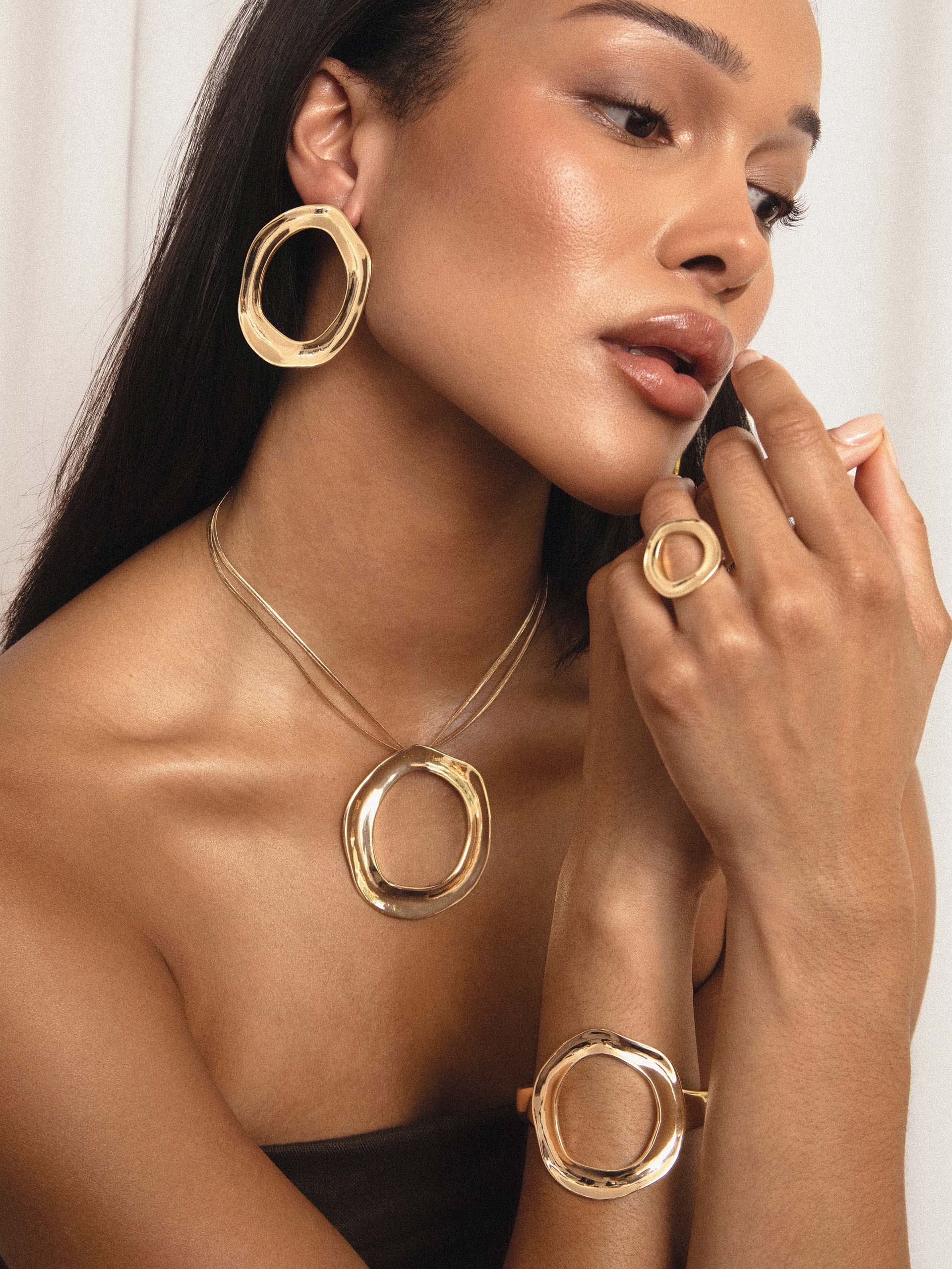 Open Circle Statement Ring - Image 7