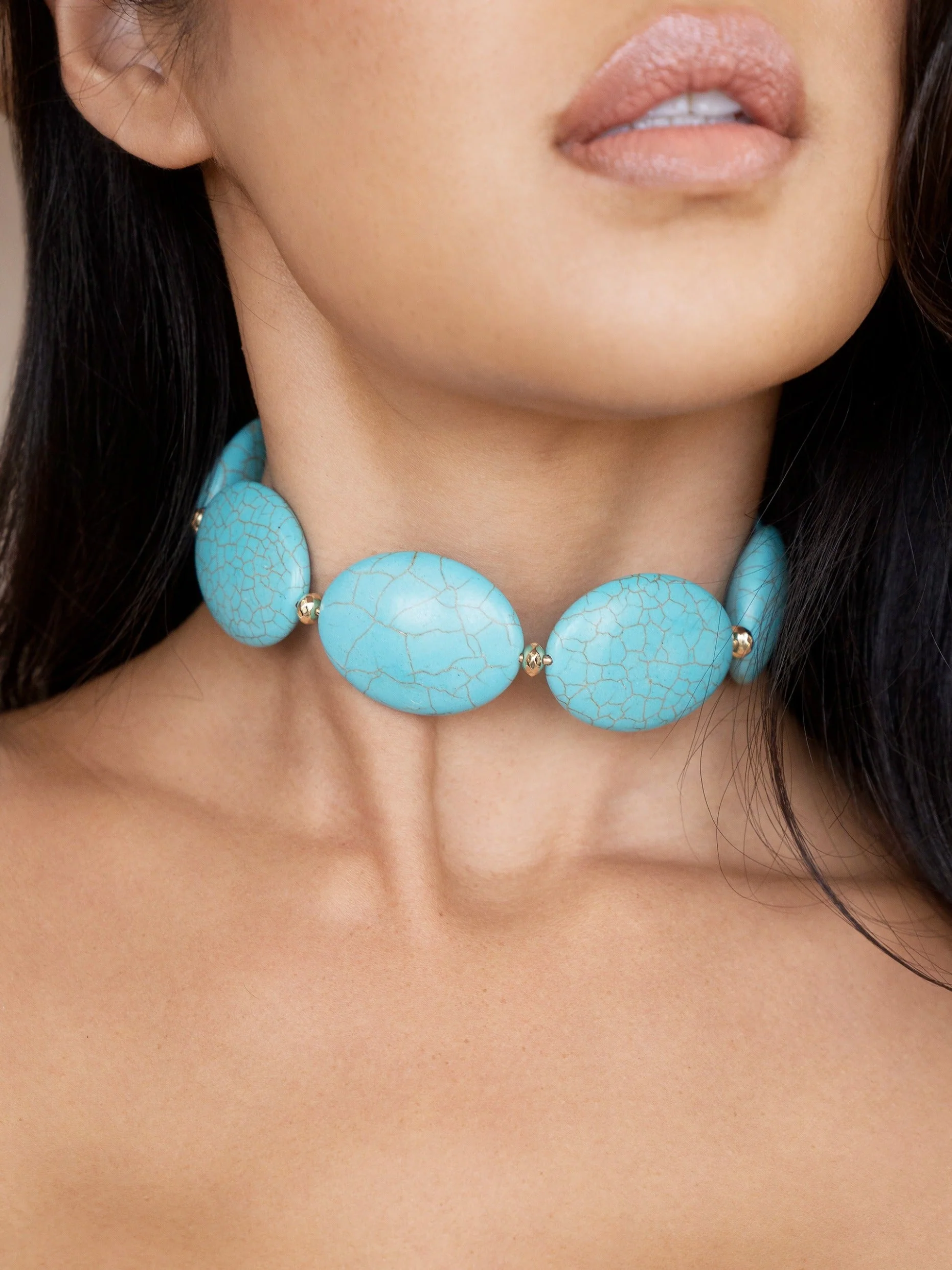 Oval Turquoise Stones Statement Choker - Image 3