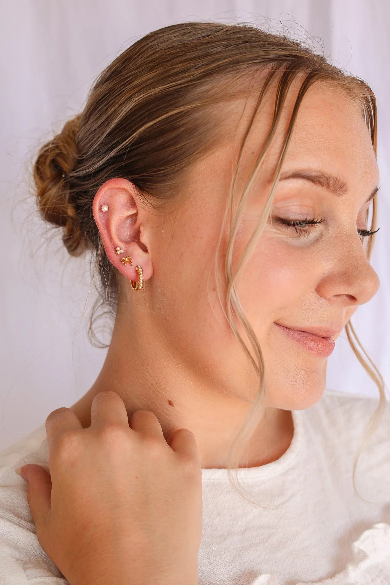 Pearl Trio Flat Back Earring - Image 11