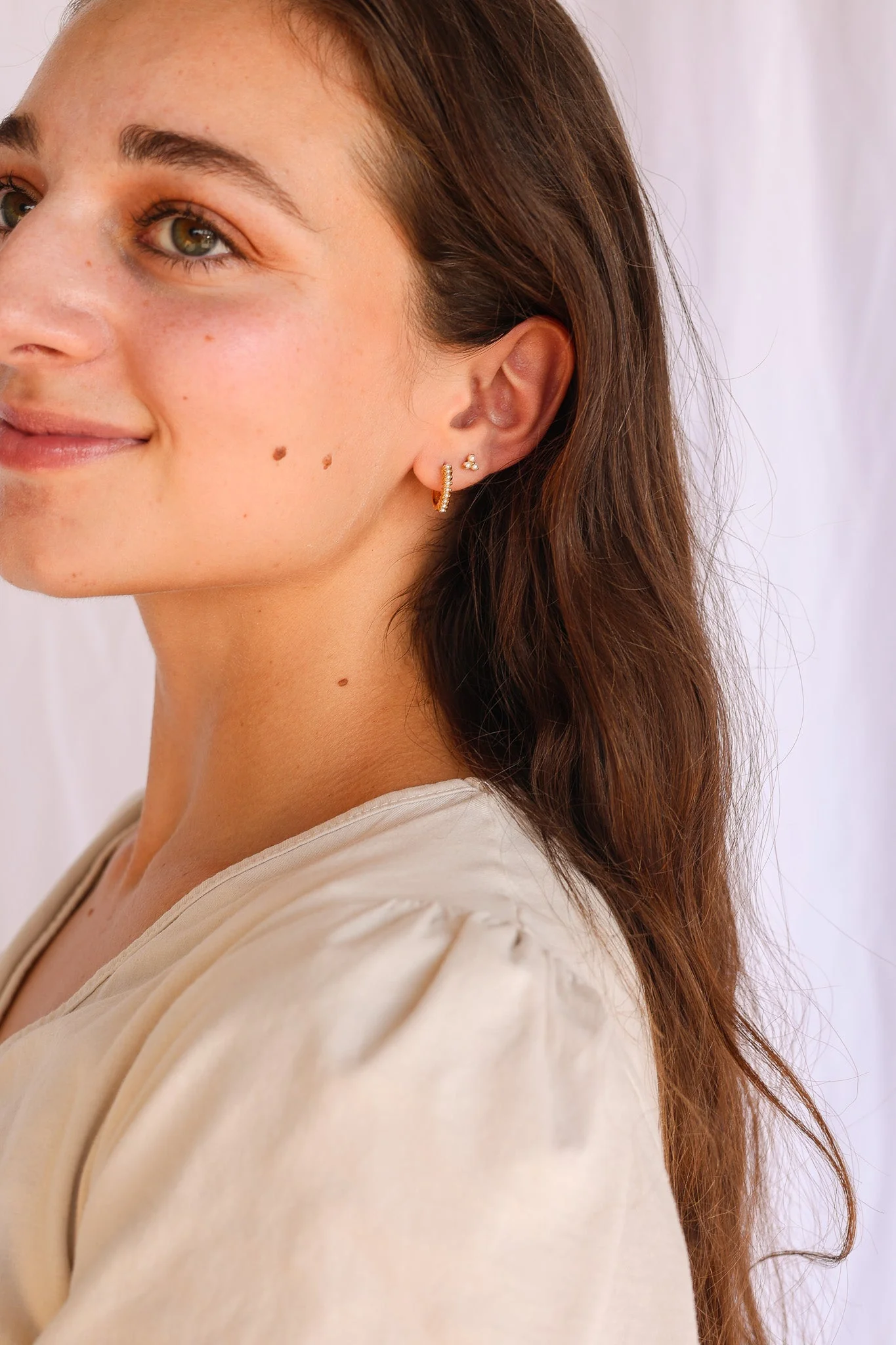 Pearl Trio Flat Back Earring - Image 2