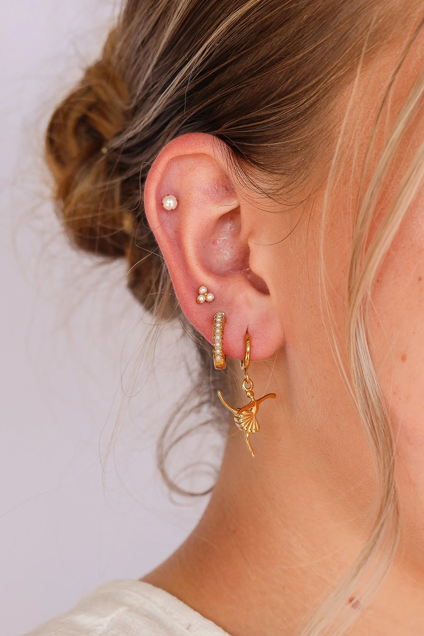 Pearl Trio Flat Back Earring - Image 4