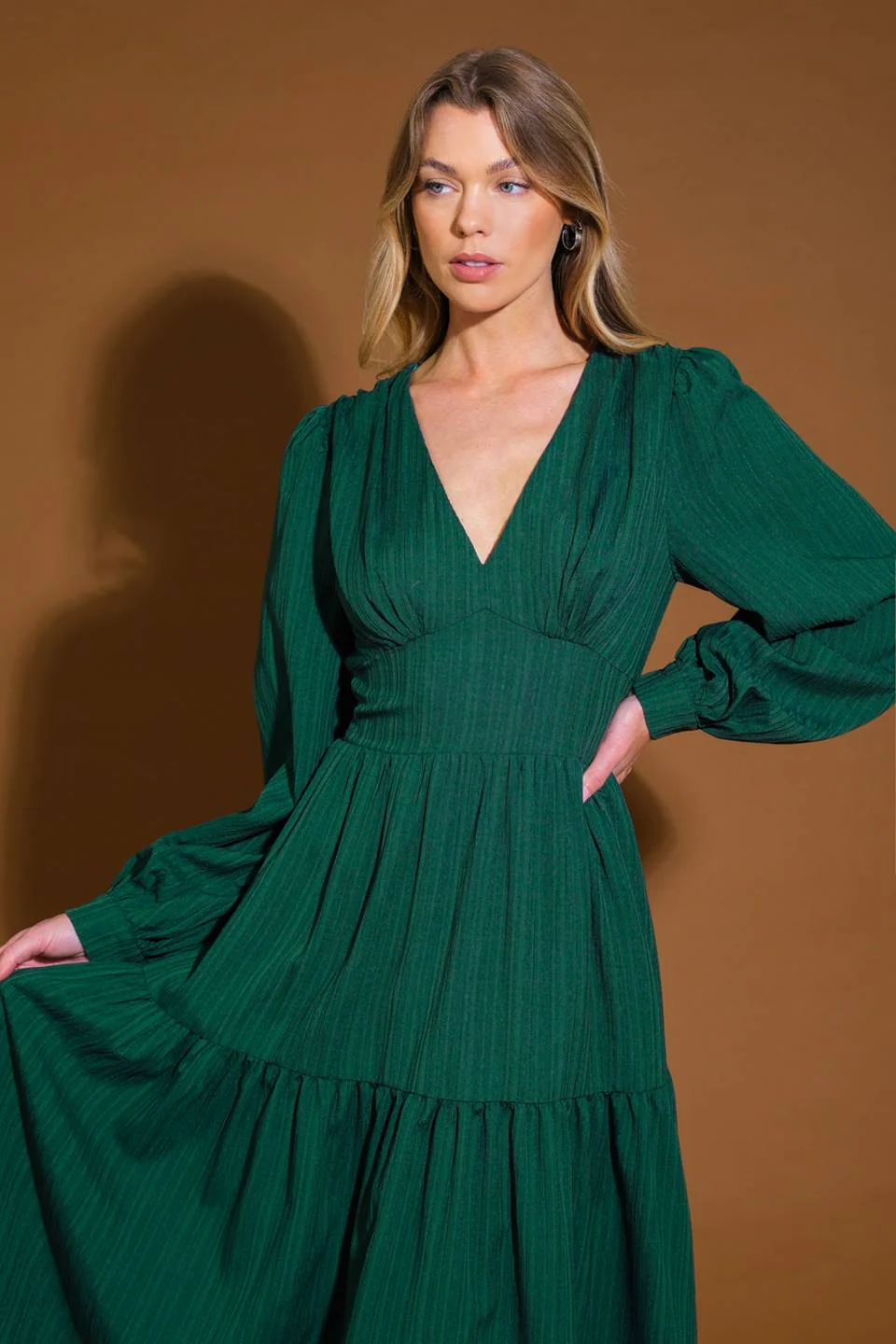 POSH PRESENCE WOVEN MIDI DRESS - Image 4