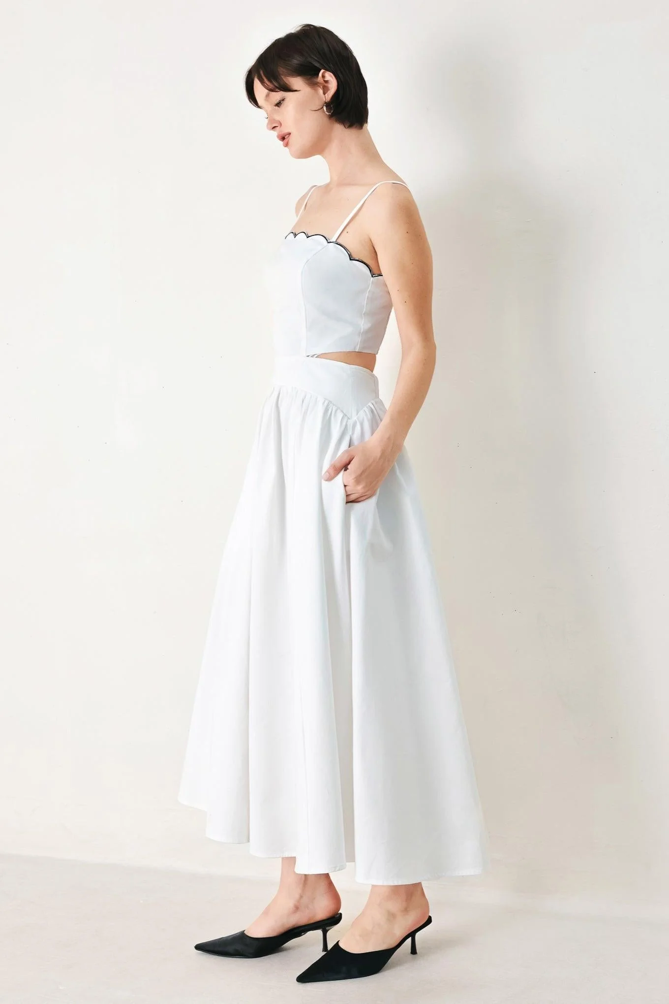 PURE ELEGANCE WHITE MIDI DRESS - Image 4