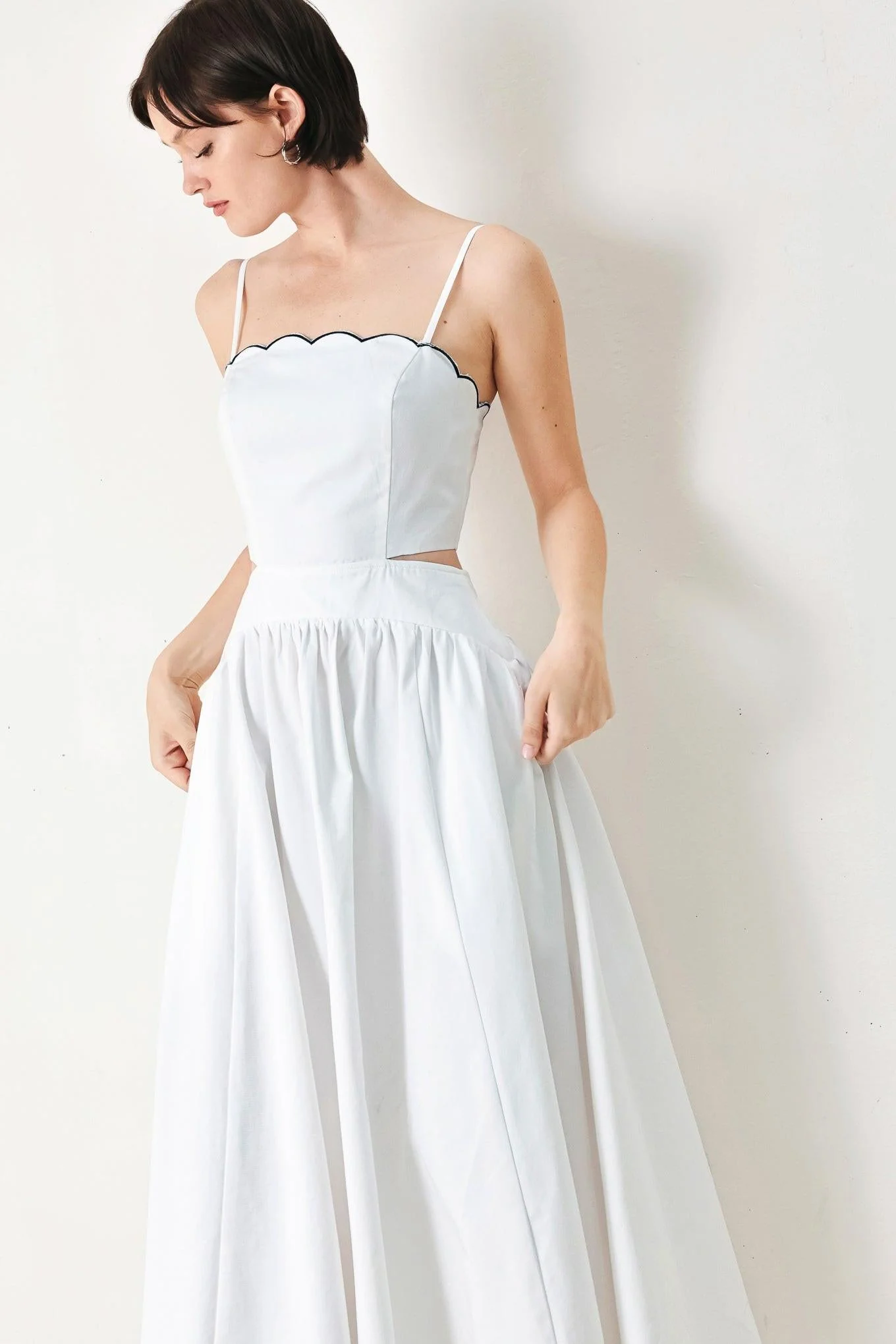 PURE ELEGANCE WHITE MIDI DRESS - Image 5