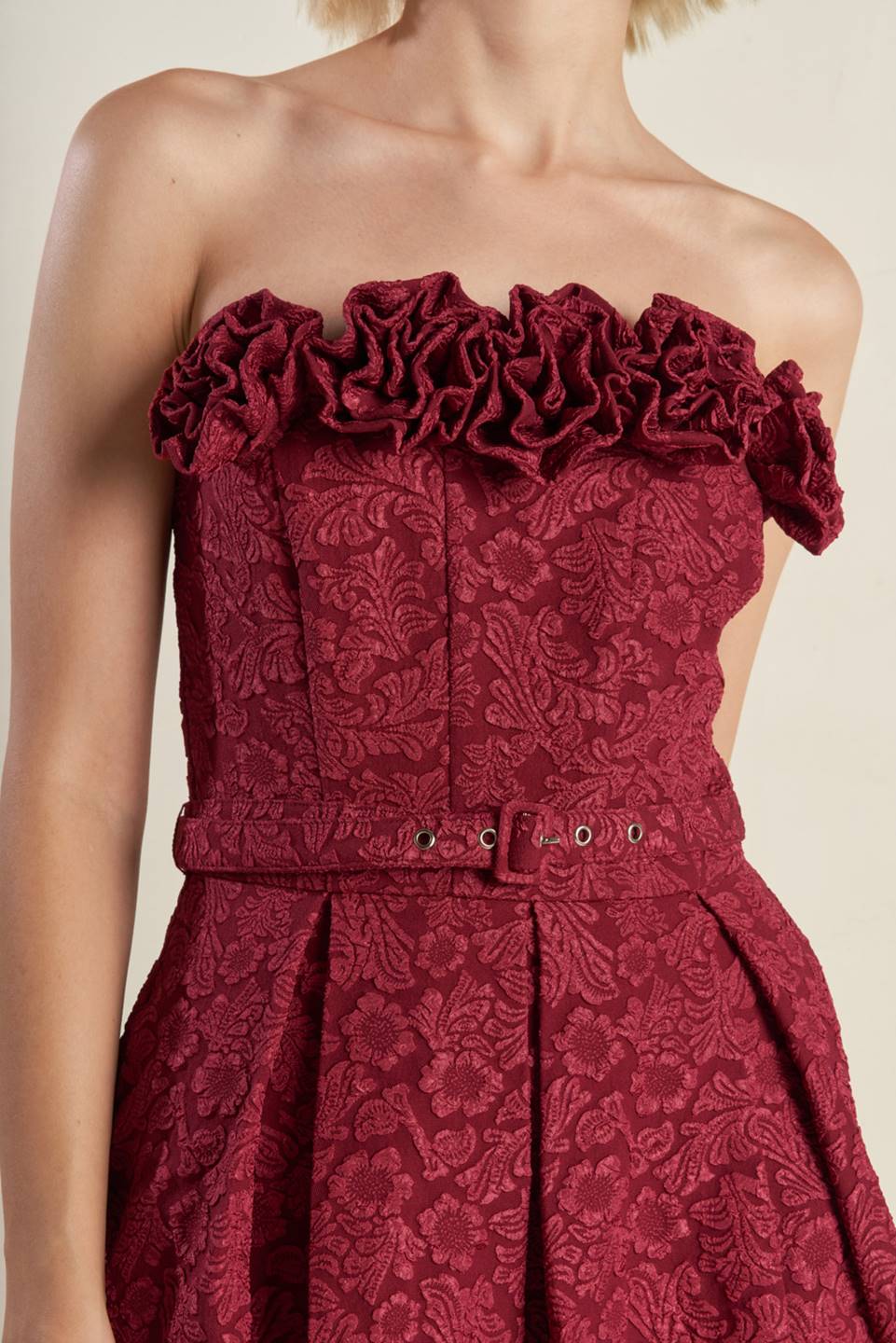 ROSETTE DETAIL STRAPLESS BURGUNDY MIDI DRESS - Image 5