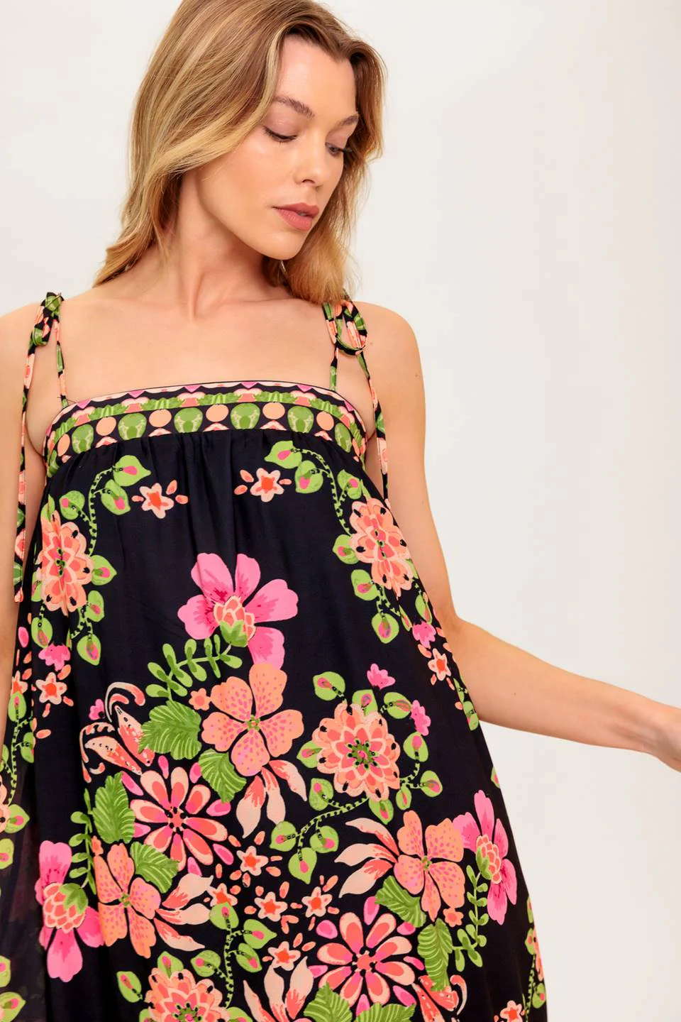 SUMMER GLOW FLORAL MAXI DRESS - BLACK - Image 6