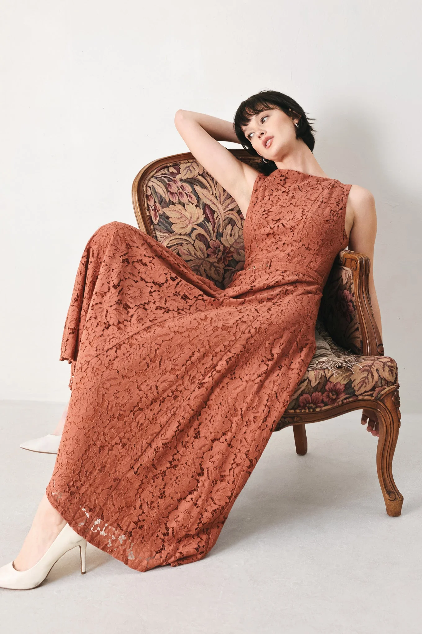 TRUE ROMANCE RUST LACE MIDI DRESS - Image 2