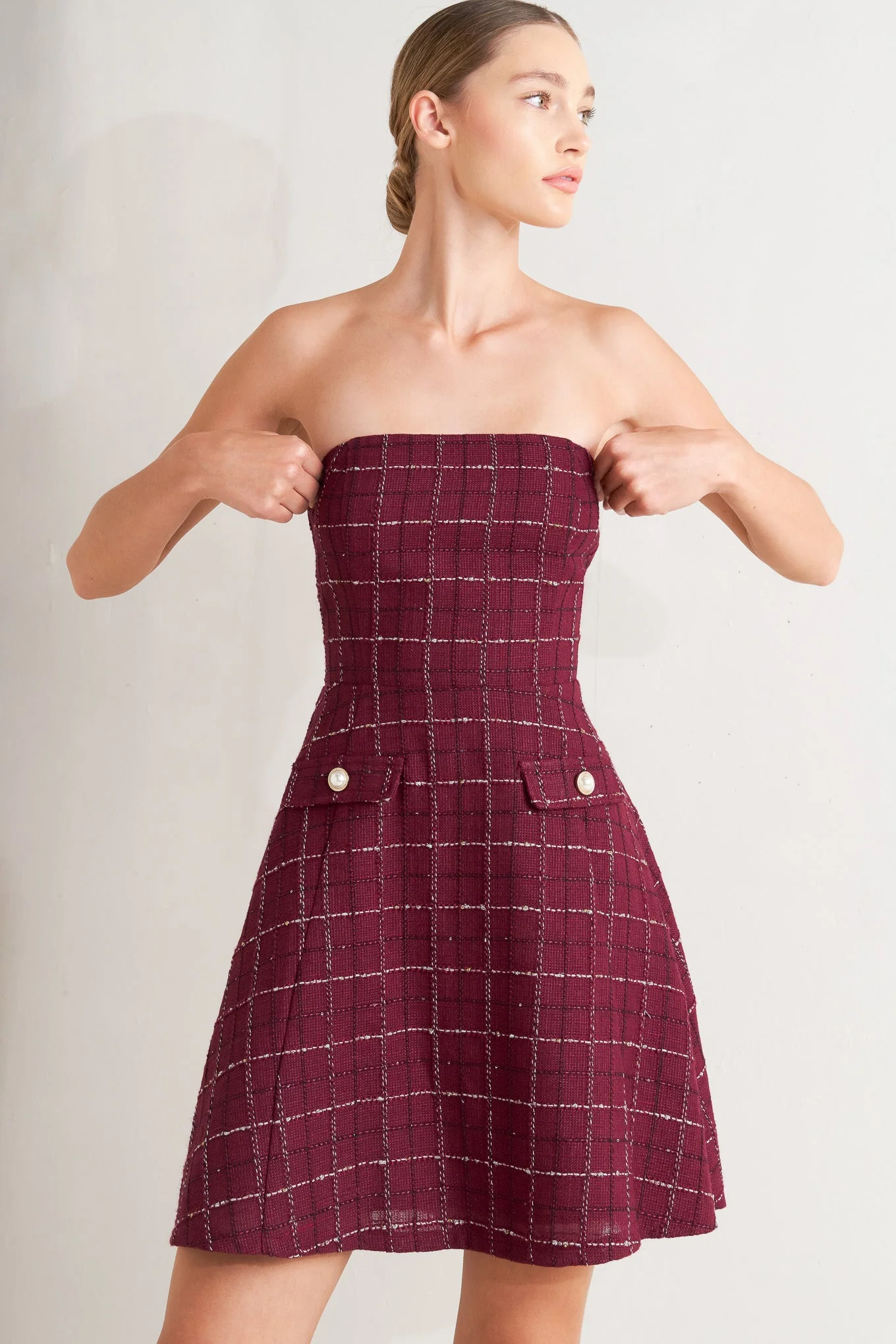 TWEED STRAPLESS MINI DRESS - WINE - Image 5