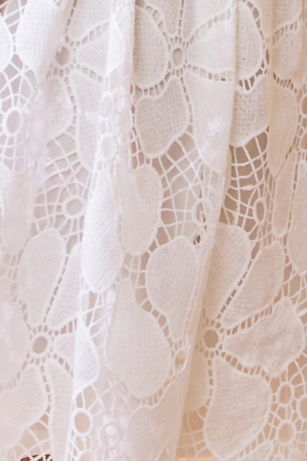 WHITE STRAPLESS FLORAL LACE MINI DRESS - Image 6